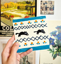 Load image into Gallery viewer, Nº005 flower cat | HAND PAINTED TILE