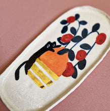 Load image into Gallery viewer, Nº317 cat vase | PASTRY PLATE with gold