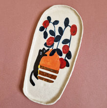 Load image into Gallery viewer, Nº317 cat vase | PASTRY PLATE with gold