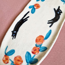 Load image into Gallery viewer, Nº319 running cats | PASTRY PLATE