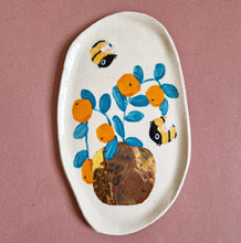 Load image into Gallery viewer, Nº306 vase bumblebees | PASTRY PLATE with gold second choice