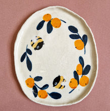 Load image into Gallery viewer, Nº307 orange bumblebees | PASTRY PLATE