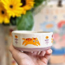 Load image into Gallery viewer, Nº225 flower cat | BOWL second choice