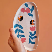 Load image into Gallery viewer, Nº377 bumblebees & flowers | PASTRY PLATE