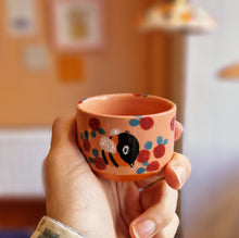 Load image into Gallery viewer, Nº370 bee | MINI CUP second choice