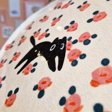 Load image into Gallery viewer, Nº423 cat & pink roses | PASTRY PLATE