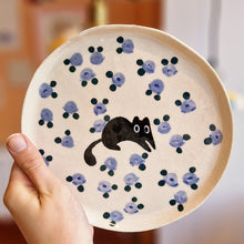 Load image into Gallery viewer, Nº424 cat & violet roses | PASTRY PLATE