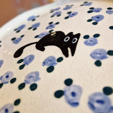 Load image into Gallery viewer, Nº424 cat & violet roses | PASTRY PLATE