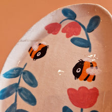 Load image into Gallery viewer, Nº377 bumblebees & flowers | PASTRY PLATE