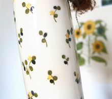 Load image into Gallery viewer, Nº50 bumblebee love | YELLOW VASE