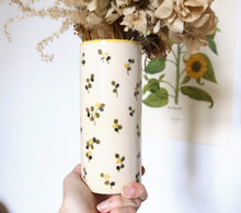 Load image into Gallery viewer, Nº50 bumblebee love | YELLOW VASE