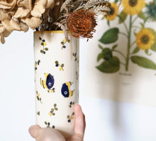 Load image into Gallery viewer, Nº50 bumblebee love | YELLOW VASE