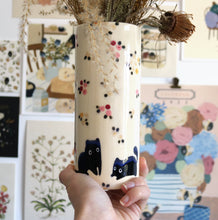 Load image into Gallery viewer, Nº88 flower cats | PINK VASE little fail one