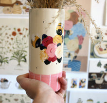 Load image into Gallery viewer, Nº98 flower bumblebees | PINK VASE little fail one