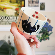 Load image into Gallery viewer, Nº165 lined cat | PINK CUP little fail one