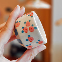 Load image into Gallery viewer, Nº511 horse &amp; roses | MINI CUP
