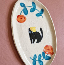 Load image into Gallery viewer, Nº318 french cat | PASTRY PLATE with gold
