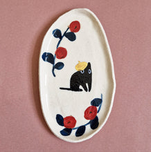 Load image into Gallery viewer, Nº314 french cat | PASTRY PLATE with gold
