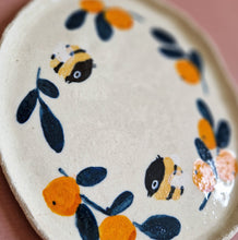 Load image into Gallery viewer, Nº307 orange bumblebees | PASTRY PLATE
