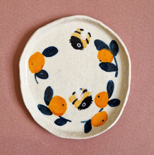 Load image into Gallery viewer, Nº305 orange bumblebees | PASTRY PLATE
