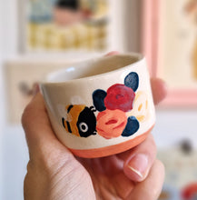 Load image into Gallery viewer, Nº289 bees | ROSÉ MINI CUP
