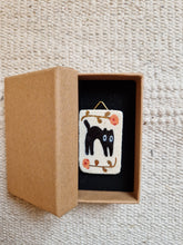 Load image into Gallery viewer, little cats | on ceramic with gold
