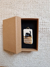 Load image into Gallery viewer, little cats | on ceramic with gold
