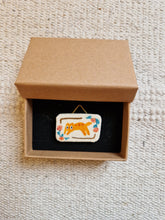 Load image into Gallery viewer, little cats | on ceramic with gold
