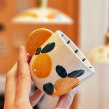 Load image into Gallery viewer, Nº476 platypus &amp; oranges | CUP with handle
