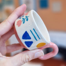 Load image into Gallery viewer, Nº527 geometric cat | MINI CUP with handle
