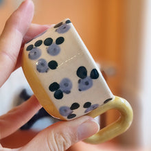 Load image into Gallery viewer, Nº532 lavender bumblebee | MINI CUP with handle
