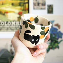Load image into Gallery viewer, Nº188 orange &amp; blueberry cat | BEIGE CUP
